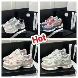 2024 Designer Running Shoes Chanelshoes Brand Channel Sneakers Womens Luxury Lace-Up Casual Shoes Classic Trainer SDFSF Fabric Suede Effect City GSFS Storlek 35-45