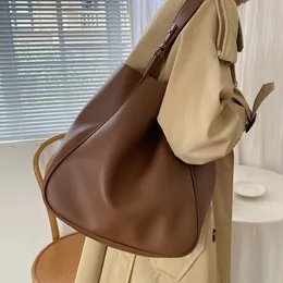 Cgcbag bolsa tote de luxo mulher 2024 tendência grande capacidade bolsa ombro feminina alta qualidade couro do plutônio simples designer mulher bolsa 240201