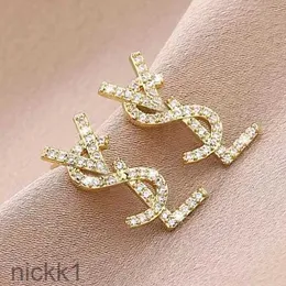 18k Gold Plated Austrian Crystal Letter Stud Earrings for Women European and Usa Popular Simple Designer Wedding Bride Jewelry Gift YGBG