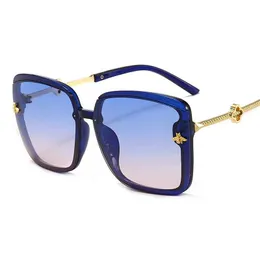 Occhiali da sole Occhiali da sole ape super lussuosi per donna Occhiali da sole retrò in metallo quadrati Oculos Gafas Lentes De Sol 2020 J240330