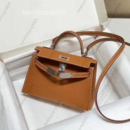 10A حقيبة اليد الفاخرة الأنيقة حقيبة الكتف الكلاسيكية حقيبة Crossbody النسائية التي تتميز بأجهزة Epsom Leather 18K مع مربع هدايا أصلي