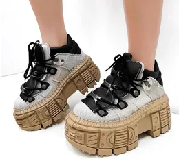 Designer Spanien Punk Sequined Loafers Women Platform Kontrasterande färger Sneakers Flowers Plat Heel Round Toe Lady Party Single Shoes