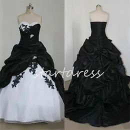 Gothic Black And White Wedding Dress Vintage Ruffles Sweetheart Ball Gown Lace Country Bridal Dress 2024 Corset Victorian Fantasy Bride Dress Robe De Mariee Novias