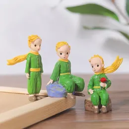 Dekoracyjne figurki 1 szt. Mini żywica Little Prince Fairy Cartoon Model Rose Action Figures Miniature