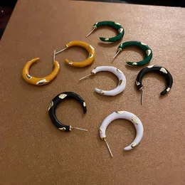 Orecchini a cerchio LOVOACC Minimalista Nero Bianco Giallo Verde Smalto di colore a forma di C per le donne Regalo di gioielli vintage con punto oro