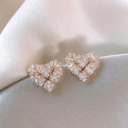 Orecchini a bottone Design coreano Gioielli di moda Placcato in oro 14K Zircone di lusso Amore Accessori per feste serali da donna eleganti