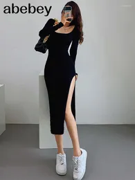 Casual Dresses 2024 Square Collar Spring and Winter Sexig French Slit Sweater Dress Female Slim Tight-passande Hip-stickad över knäet