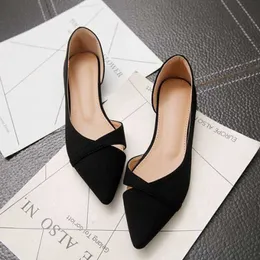 Dress Shoess Versatile Single Shoe Flat Shoes for Women with Pointed Toes Soft Soles Pregnant Shallow Mouth Heels Boat All Seasons