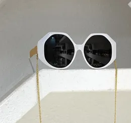 Ogólne okulary przeciwsłoneczne Białe szary soczewki 4395 Kobiety luksusowe okulary przeciwsłoneczne moda letnie słoneczne sonnenbrille UV Ochrona Eyewear z pudełkiem
