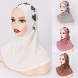 Abbigliamento etnico Belle donne musulmane Hijab con fiori Sciarpe Catene Islam Turban Caps