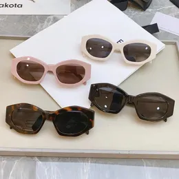 Okulary przeciwsłoneczne CL40238U dla kobiet męskie czarne okulary kocie oko mglasses szpieg moda mody duży luksusowy projektant marki Jennie Celixx