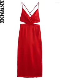 カジュアルドレスxnwmnz 2024夏の女性ファッションセクシーなサスペンダーvネックウエストカットアウトデザインシルクサテンテクスチャドレスシックロングスカート
