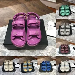 chanelshoeslies chanelslidelies chanelsandallies chanelliness 2024 Sandals Sandals Dad Shoes Fashion Womens Womens عالية الجودة النعال المسطحة