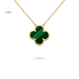 Van Clover Necklace Cleef Four Leaf Clover Neckalces مصمم المجوهرات للنساء السلاسل 14K الذهب المطلي بالحبال الحلي يوم المشاركة المناسبة للنساء و GI