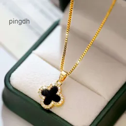 Van Clover Necklace Cleef Four Leaf Clover Neckces Top Designer Halsband Vanly Clover Necklace Fashion Chains For Woman Chocker 18K Gold Pendant Jewelry Valenti