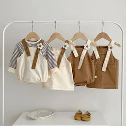 Conjuntos de roupas 7327 roupas de bebê coreano 2024 outono menina bodysuit flor suspensórios vestido escalada ou listrado camiseta