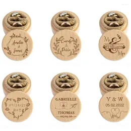 حقائب المجوهرات مربع خاتم الخطوبة الخشبي لحفل زفاف مقترح مخصص للاحتفال بالذكرى.