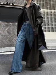 Lautaro couro feminino primavera outono longo legal oversized marrom preto plutônio trench coat para mulher europeia e americana pista moda 2024