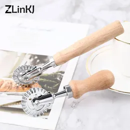 Baking Tools 1Pcs DIY Roller Biscuit Pastry Wheel Cutter Metal Cutting With Wooden Handle Dough Kitchen Tool