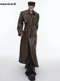 Mauroicardi outono longo oversized preto marrom falso couro trench coat masculino cinto duplo breasted roupas de grife luxo 240126