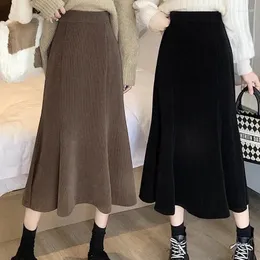 Spódnice Corduroy Long syrena plisowana spódnica kobieta jesienna zima falbany wysokie talii Midi Women Korean Elastyczny czarny lini