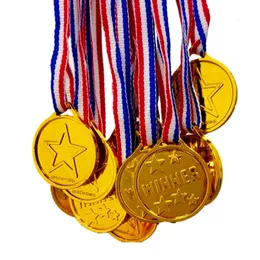 100 pçs crianças ouro plástico vencedores medalhas esportes dia festa saco prêmio prêmios brinquedos para decoração de festa 240127