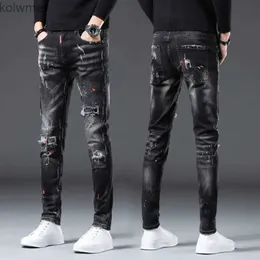 Jeans da uomo Versione coreana Jeans strappati neri nobili da uomo Jeans elasticizzati slim eleganti Jeans con stampa inchiostro splash di lusso leggero Jeans da strada sexy;YQ240205