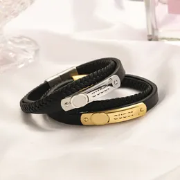 Impressionante pulseira feminina de ouro com estampa de letras luxuosa banhada a ouro 18K marca de moda perfeita como joias de casamento e presentes de amor