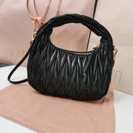 ショルダーバッグMUIバッグ女性ハンドバッグデザイナーHobo Pink Shourdeld under -Arm 20cm Black Lambskin Vanity Bag本物の革の正しいバージョン高品質