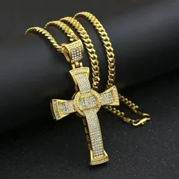 Black Knight Herren-Halskette mit Eiskreuz-Anhänger im Hip-Hop-Stil, 14-karätige Gelbgold-Zinklegierung, Bling-Bling-Kreuz-Halskette mit vollen Strasssteinen