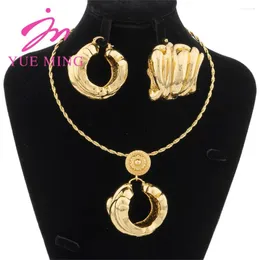 Halsbandörhängen Set YM för kvinnor Copper Pendent Dubai 18K Gold Plated Large Geometry Charm Gift Wedding Party Jewelry