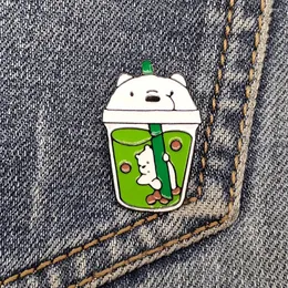 Broschen Eisbär mit Milchtee-Brosche, kreatives Anime-Cartoon-Abzeichen, Emaille-Pin, Kleidung, Rucksack, Jacke, Revers, Schmuck, Zubehör