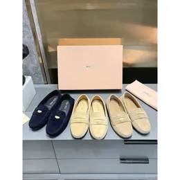 Designer skor mius mius skor kvinnor bling lägenheter loafers elastiska band casual damer kvinnor sneakers kvinna fiskare bekväma kvinnliga ljusskor