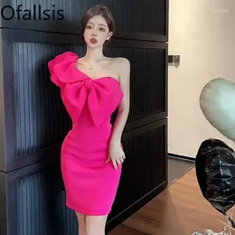 Party Dresses ofallsis Rose Pink Sexy One Shoulder Bow Short Dress 2024 Summer Korean Chic Tight Midje Slim Wrapped Hip