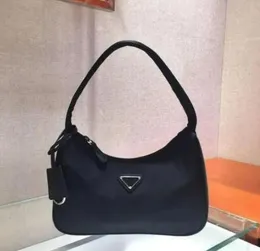 Tasarımcı Çantalar 2005 Re Edition Naylon Çanta Çantalar için Çantalar Kadınlar için Siyah Crossbody Cüzdan Mini Koşular ile Poza Pochette Çapraz Vücut Omuz Çantası Tasarımcı Çanta