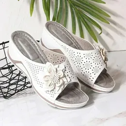 Summer Women Sandals Wedge Print Slippers Soft Comfortable Ladies Slip On Womens Sandals Solid Buckle Beach Shoes for Women 240201