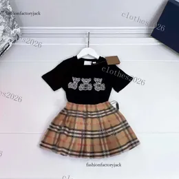 Nuovi set di abbigliamento Neonate Abiti firmati Su Set di abbigliamento di lusso per bambini Ragazze Pantaloncini per ragazzo Gonna Set di vestiti classici per bambini Lettera Abbigliamento Mezza manica