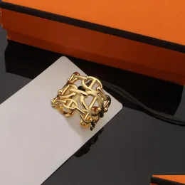 Кольца кластера Европейское и американское широкое кольцо для лица Женский нишевый дизайн Личность Золото Мода Простой открытый указательный палец Доставка Otccm