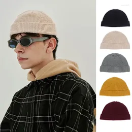 Basker 2024 Kort kupol stickad hatt fast färg Student Autumn och Winter Woolen Cold Melon Sailor Yuppie Elasticity