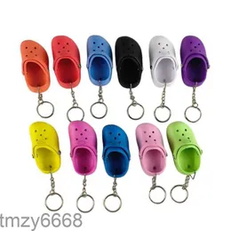 Keychains Lanyards 3D Mini Shoe Keychain Shoes Srocs Key Chain Clog Sandal Party Favors Chains Cute Eva Plastic Foam Hole Sandals tofflor 11 färger 3JS9
