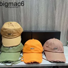 2024 Womens Yaz Moda Tasarımcı Topu Jaccquees Cap Mens Candy Dış Mekan Spor Metal Mektubu Baskı Şapkası Köpek Yıpranmış Zanaat Casquette