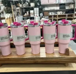 Pronto per la spedizione Bicchieri quencher fenicottero rosa H2.0 Bicchieri in acciaio inossidabile da 40 once Manico in silicone Coperchio Cannuccia Tazze per auto di seconda generazione Bottiglie d'acqua 0206