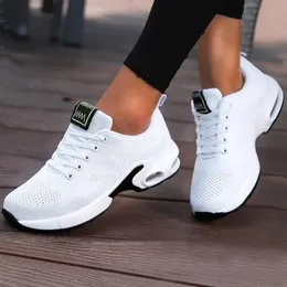 Mulheres sapatos casuais respirável andando malha plataforma plana tênis tenis ginásio vulcanizado branco calçado feminino 240130