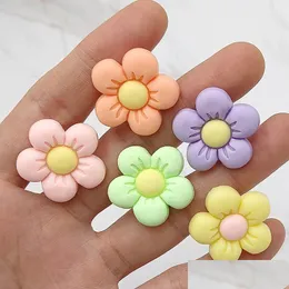 Acessórios dos desenhos animados Atacado 30/50 / 100pcs Colorf Flores PVC Sapato Charme DIY Fivela Decoração Fit Pins Clog Charms Jibz Kid Party Gift D Dhhf7