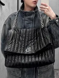 Double B Tramp-Tasche aus weichem, schwammigem Leder mit doppelter Kette. Damen-Umhängetasche mit großem Fassungsvermögen, Einzelschulter-Crossbody-Unterarm-Motorradtasche