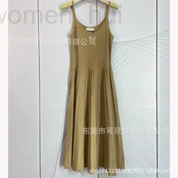 Базовые повседневные платья дизайнерское трикотажное платье без рукавов MIU 2024, весенний жилет с золотой линией W9SP
