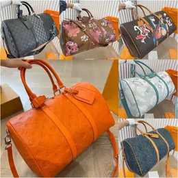 حقيبة السفر عالية الجودة مصممة ساخنة للرجال حقيبة سفر للأزياء السحابية مفتوحة وقريبة من القماش المغلفة.