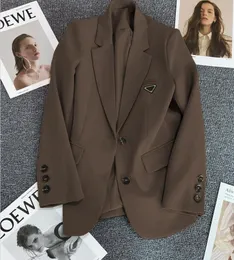 여성복 블레이저 비즈니스 캐주얼 재킷 순수한 컬러 메탈 패턴 레이디 코트 남성 여성 의류 디자이너 정장 재킷