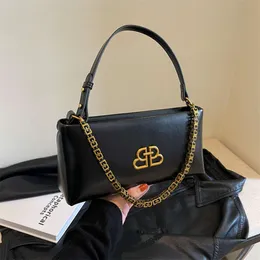 Bolsa feminina com textura personalizada, nova corrente horizontal simples e moderna, barra de ombro único nas axilas, 2024, 78% de desconto no atacado da loja