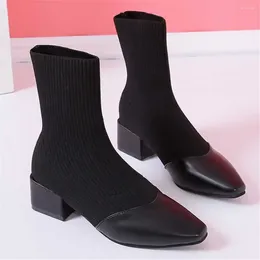 Модельные туфли, черные осенние женские туфли на высоком каблуке 33 размера, 2024, кроссовки-корзины, спортивные теннисные туфли, недорогие китайские лоферы Shuse Loafer'lar